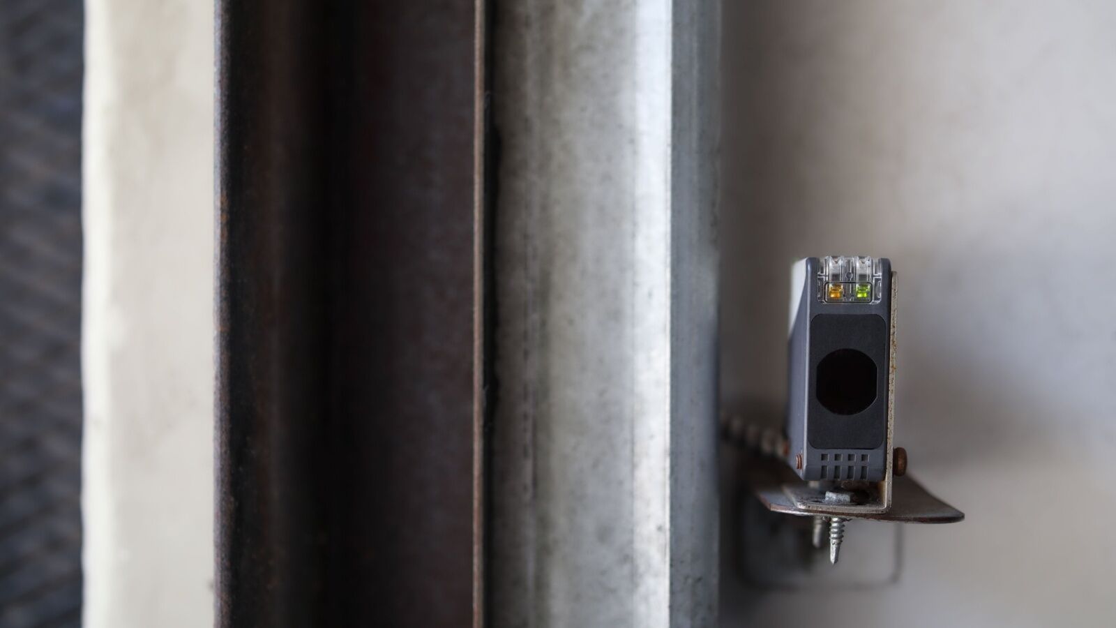 garage_door_sensor2 Diagnosing garage door opener | FixDoor